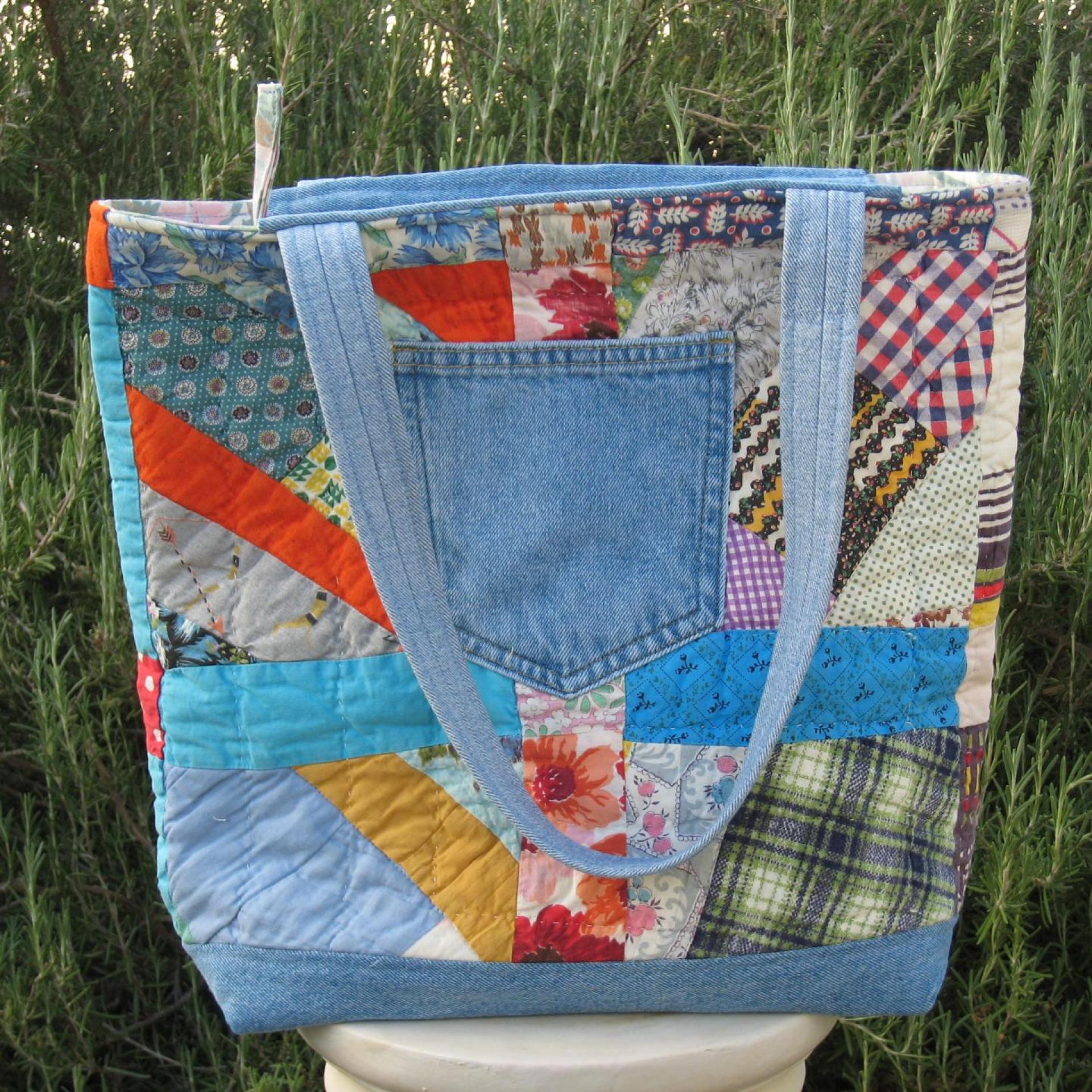 Granny Quilt Tote, Upcycled Vintage Scrap Patchwork Bag with Zipper, USA Hand Made