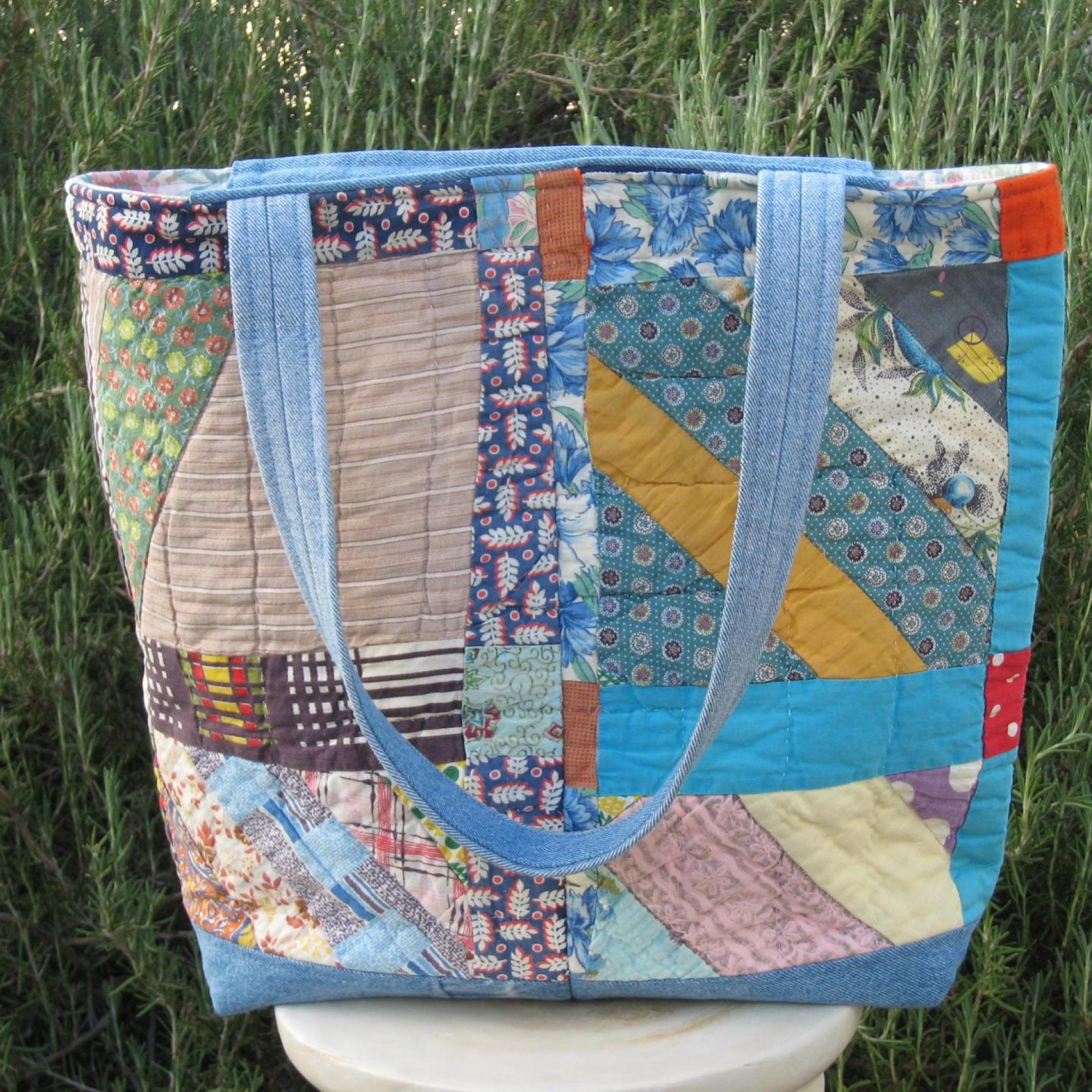 Granny Quilt Tote, Upcycled Vintage Scrap Patchwork Bag with Zipper, USA Hand Made