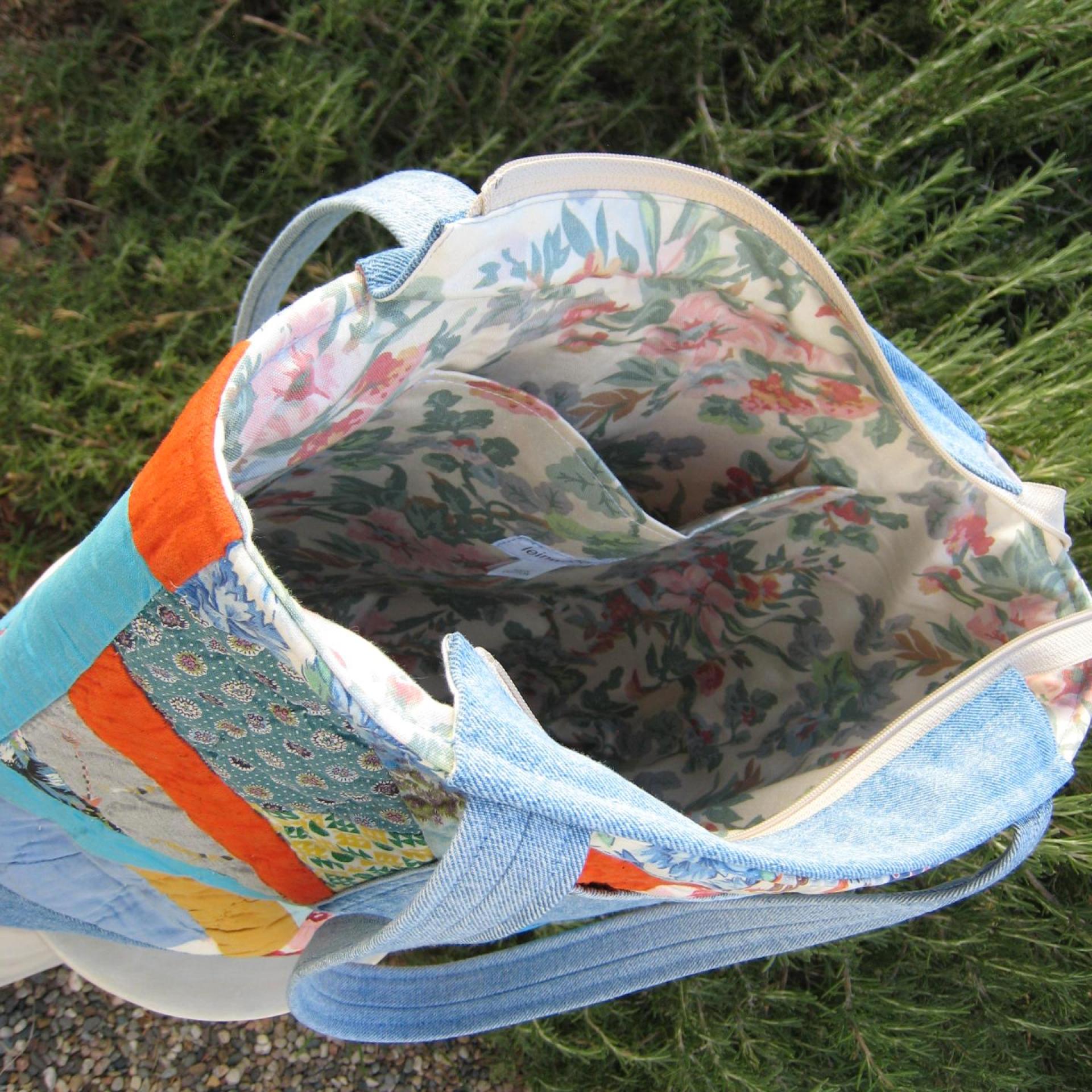 Granny Quilt Tote, Upcycled Vintage Scrap Patchwork Bag with Zipper, USA Hand Made