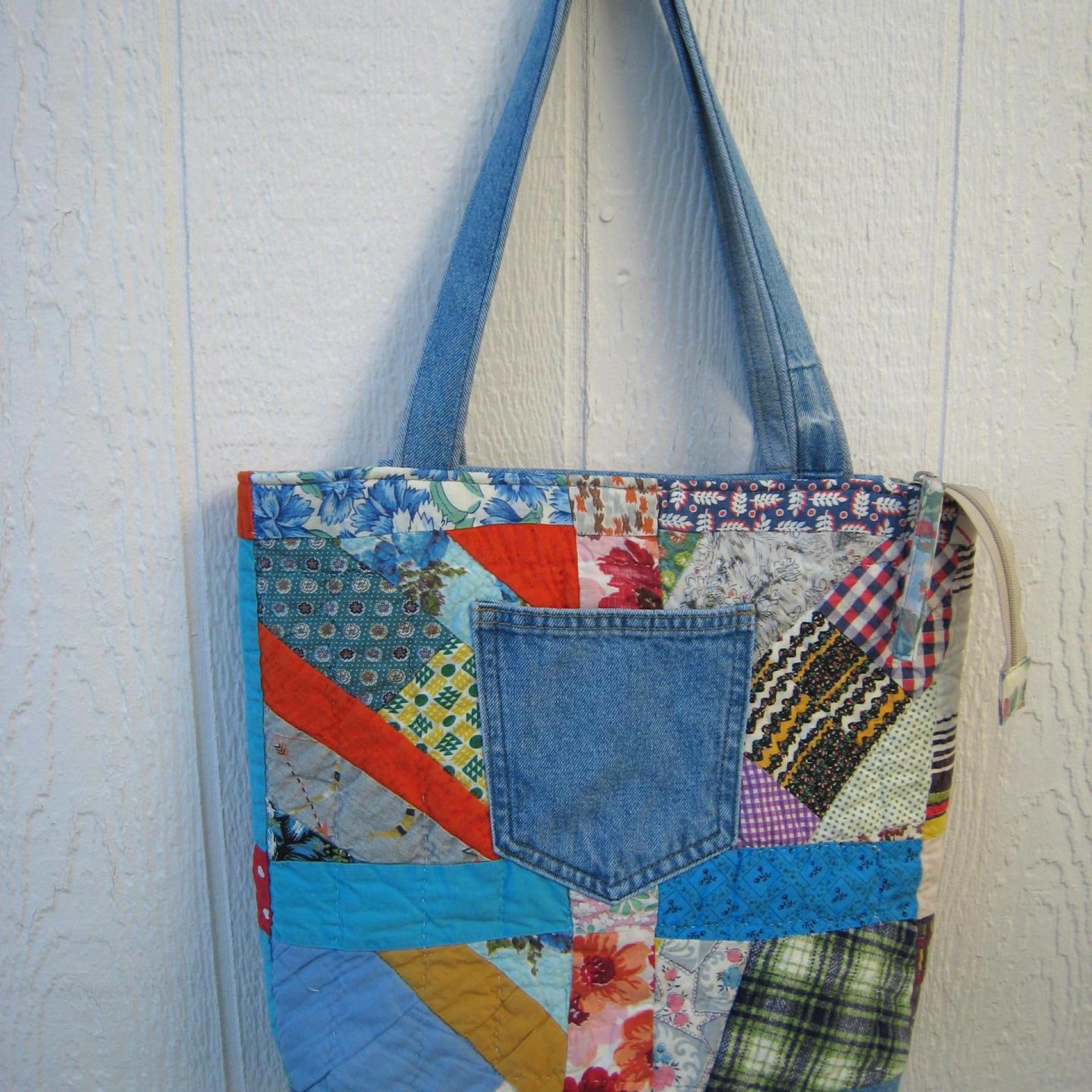 Granny Quilt Tote, Upcycled Vintage Scrap Patchwork Bag with Zipper, USA Hand Made