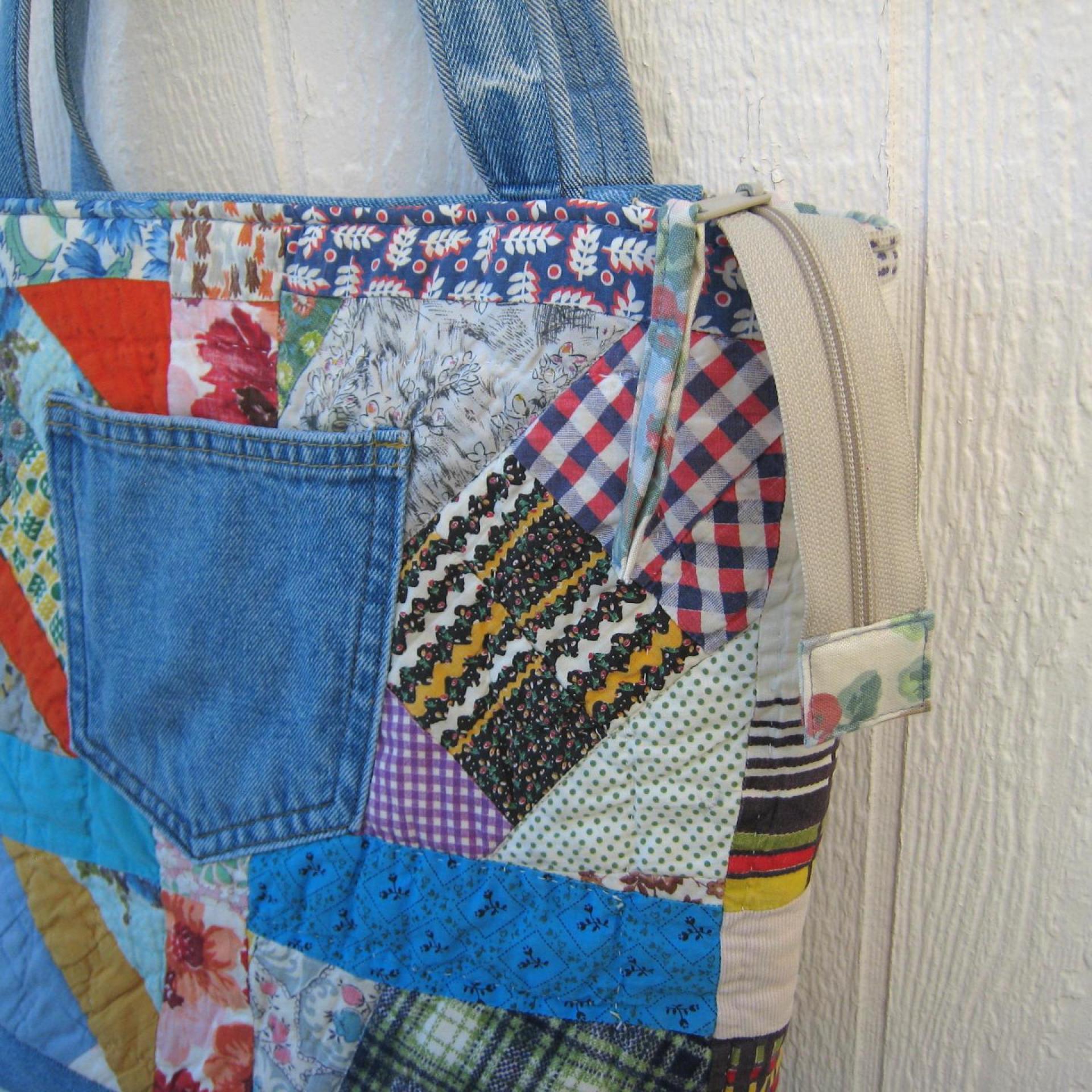 Granny Quilt Tote, Upcycled Vintage Scrap Patchwork Bag with Zipper, USA Hand Made