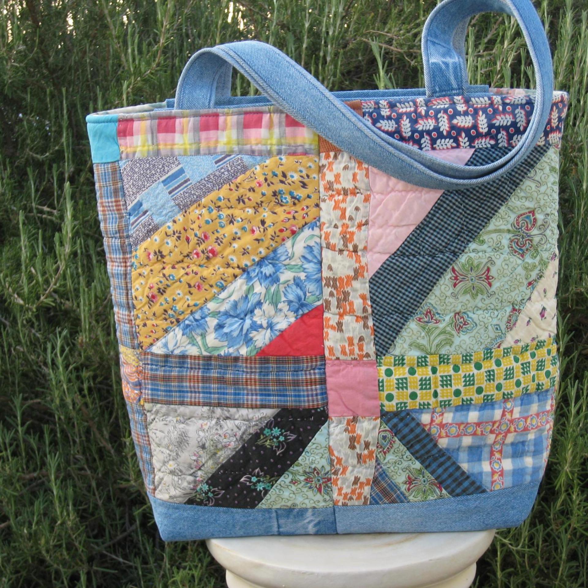 Granny Quilt Tote, Upcycled Vintage Scrap Patchwork Bag with Zipper, USA Hand Made