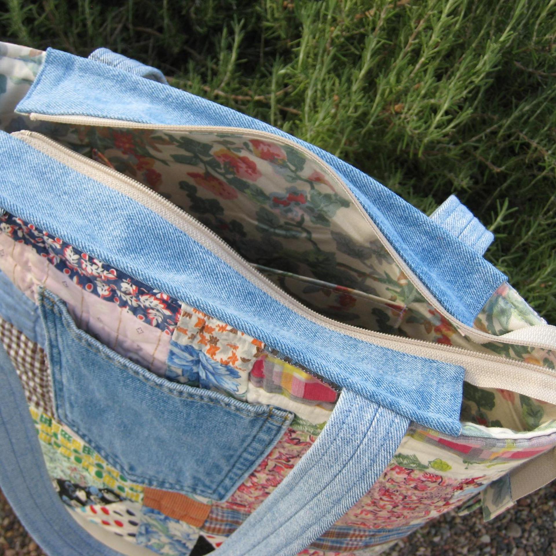Granny Quilt Tote, Upcycled Vintage Scrap Patchwork Bag with Zipper, USA Hand Made