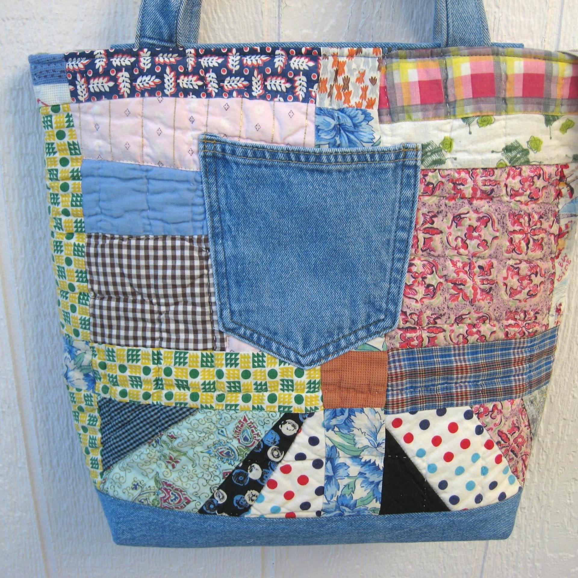 Granny Quilt Tote, Upcycled Vintage Scrap Patchwork Bag with Zipper, USA Hand Made