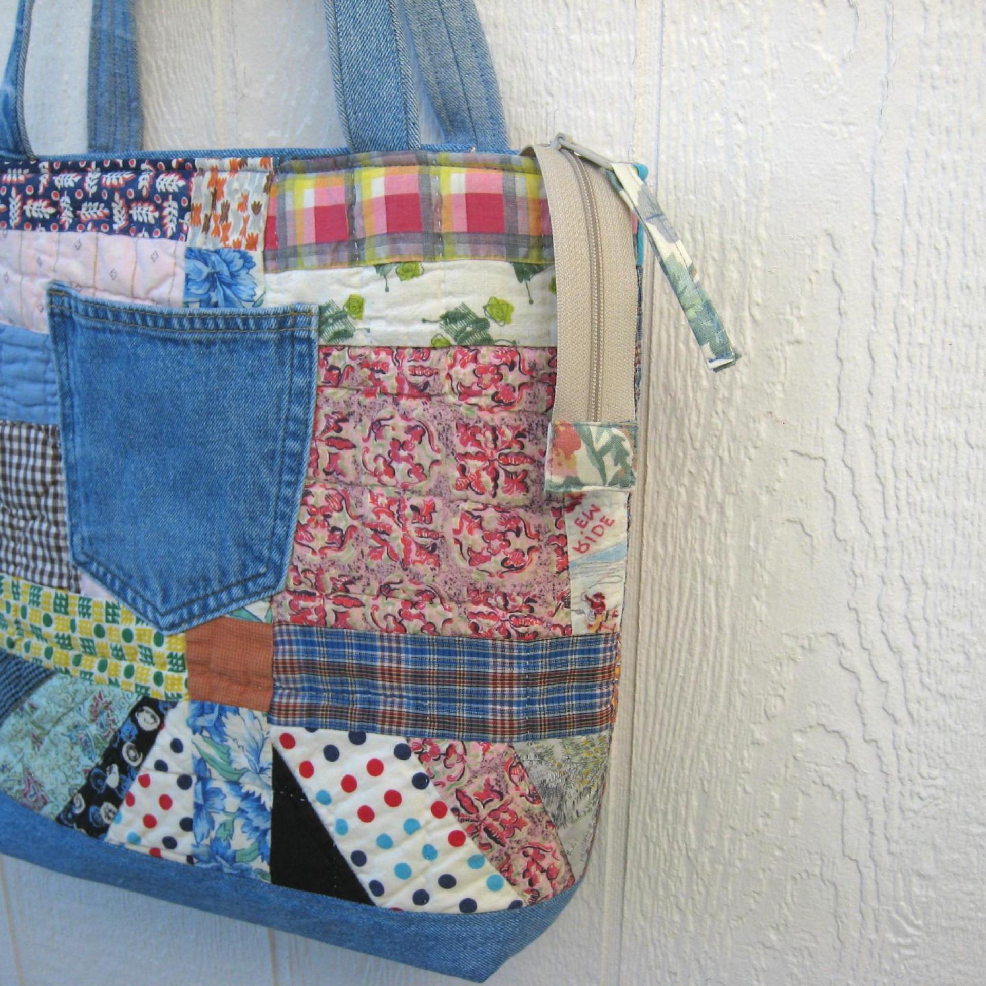 Granny Quilt Tote, Upcycled Vintage Scrap Patchwork Bag with Zipper, USA Hand Made
