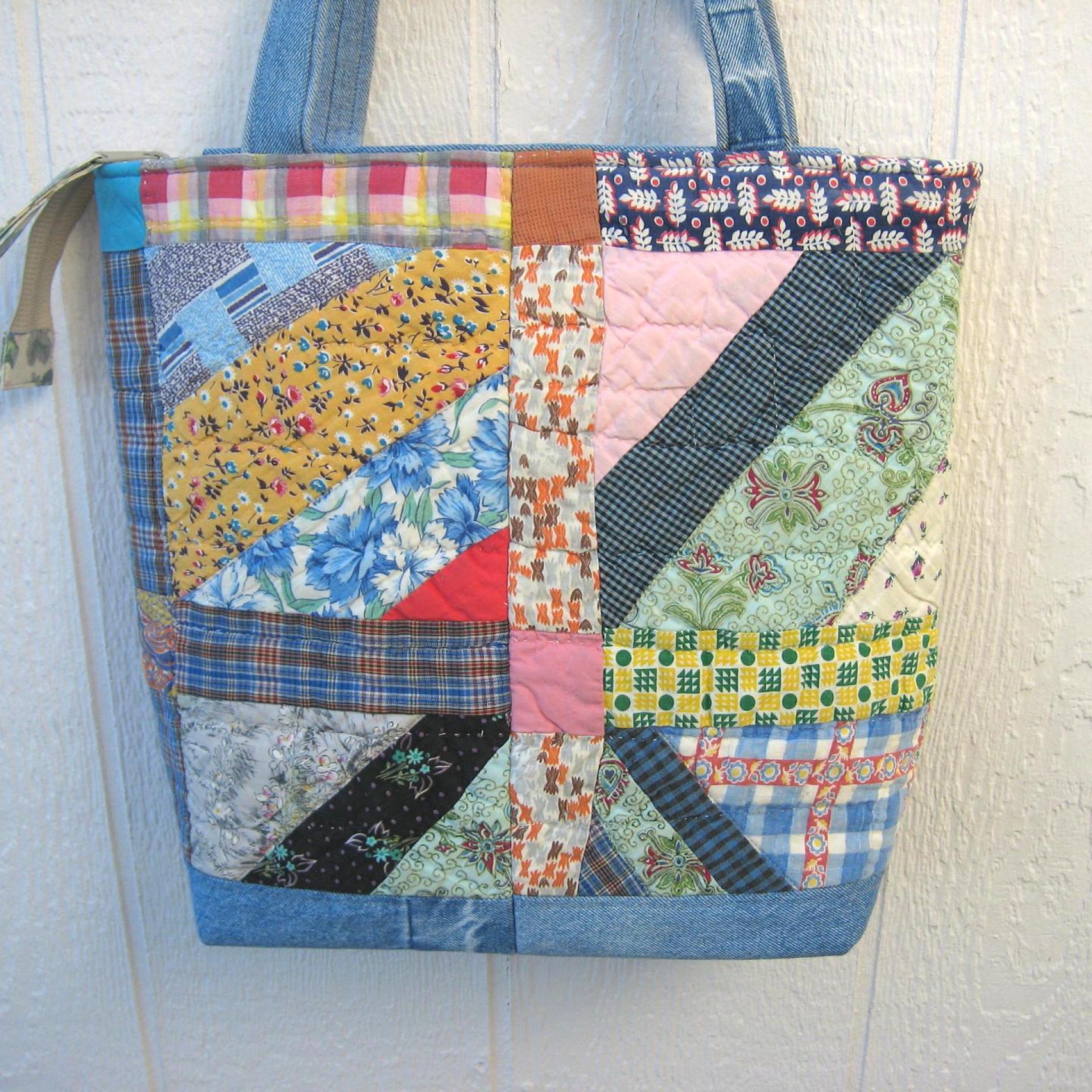 Granny Quilt Tote, Upcycled Vintage Scrap Patchwork Bag with Zipper, USA Hand Made