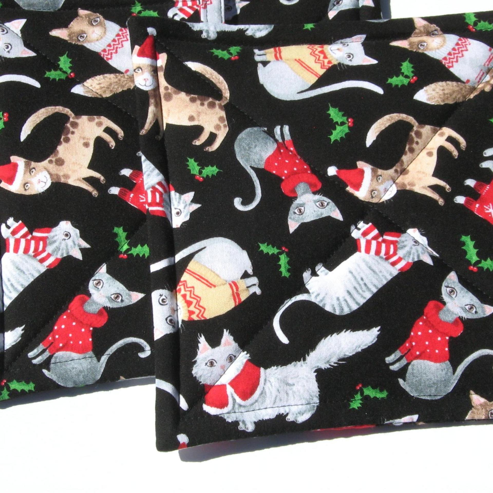 Holiday Cats Potholders, Whimsical Christmas Cats in Sweaters, Quilted Hot Pads for Housewarming and Hostess Gift, Stocking Stuffer