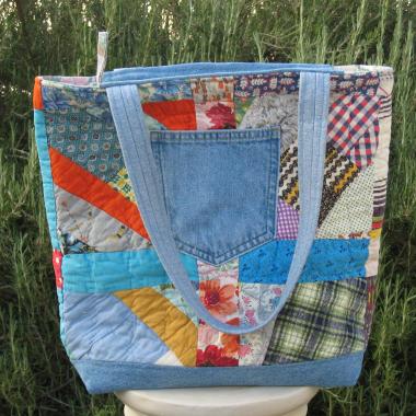 Granny Quilt Tote, Upcycled Vintage Scrap Patchwork Bag with Zipper, USA Hand Made