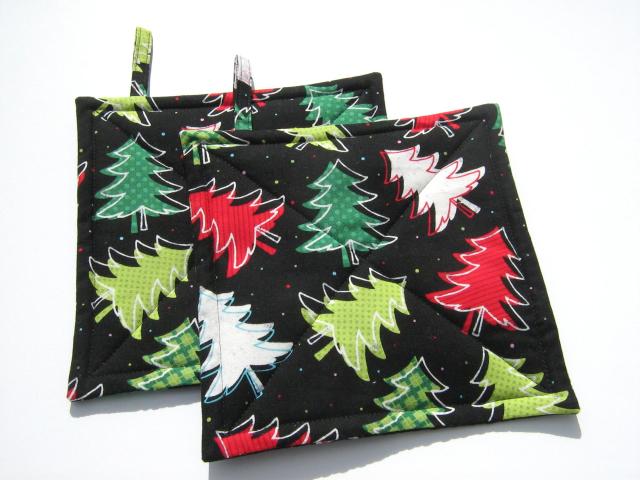 Christmas Trees Potholders, Red, Green, White Holiday Quilted Hot Pads, USA Handmade Housewarming, Hostess Gift, Stocking Stuffer