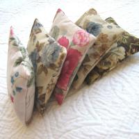 Lavender Sachets in 5 Vintage Floral Cotton Prints, Drawer Freshener, Gift for Her, 3 x 3 Inch Scented Mini Bags, Set of 5