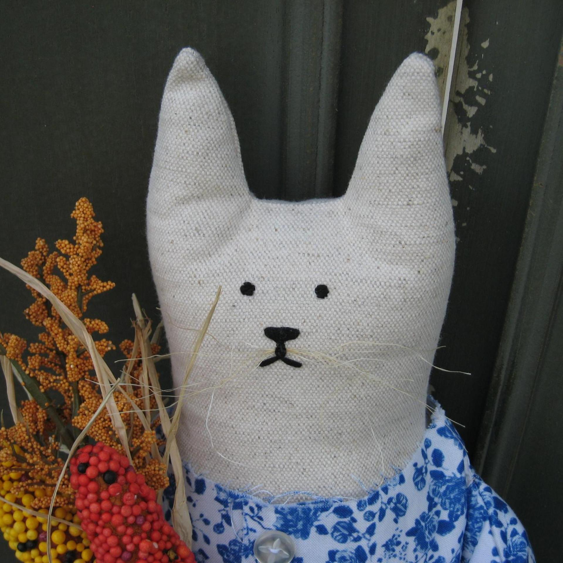 Primitive Cat with Autumn Harvest Bouquet, Albertina Corn Girl #2, Country Cottage Décor