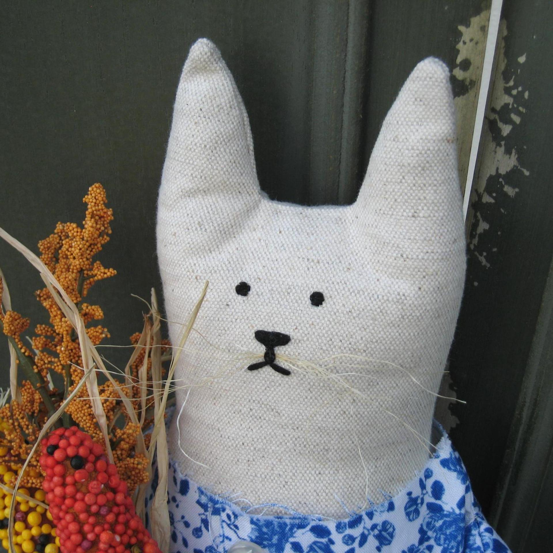 Primitive Cat with Autumn Harvest Bouquet, Albertina Corn Girl #2, Country Cottage Décor