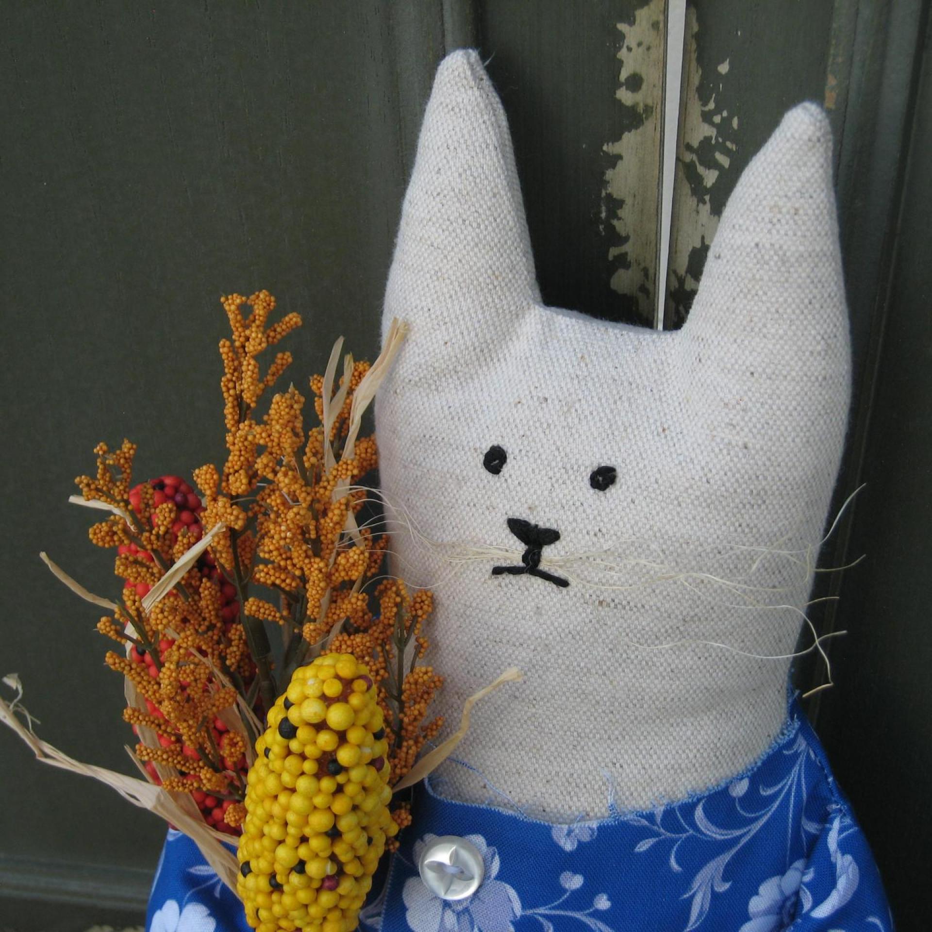 Primitive Cat with Autumn Harvest Bouquet, Albertina Corn Girl #3, Country Cottage Décor